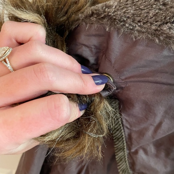 Adorable winter coat with detachable hood and fur - Picture 8 of 9